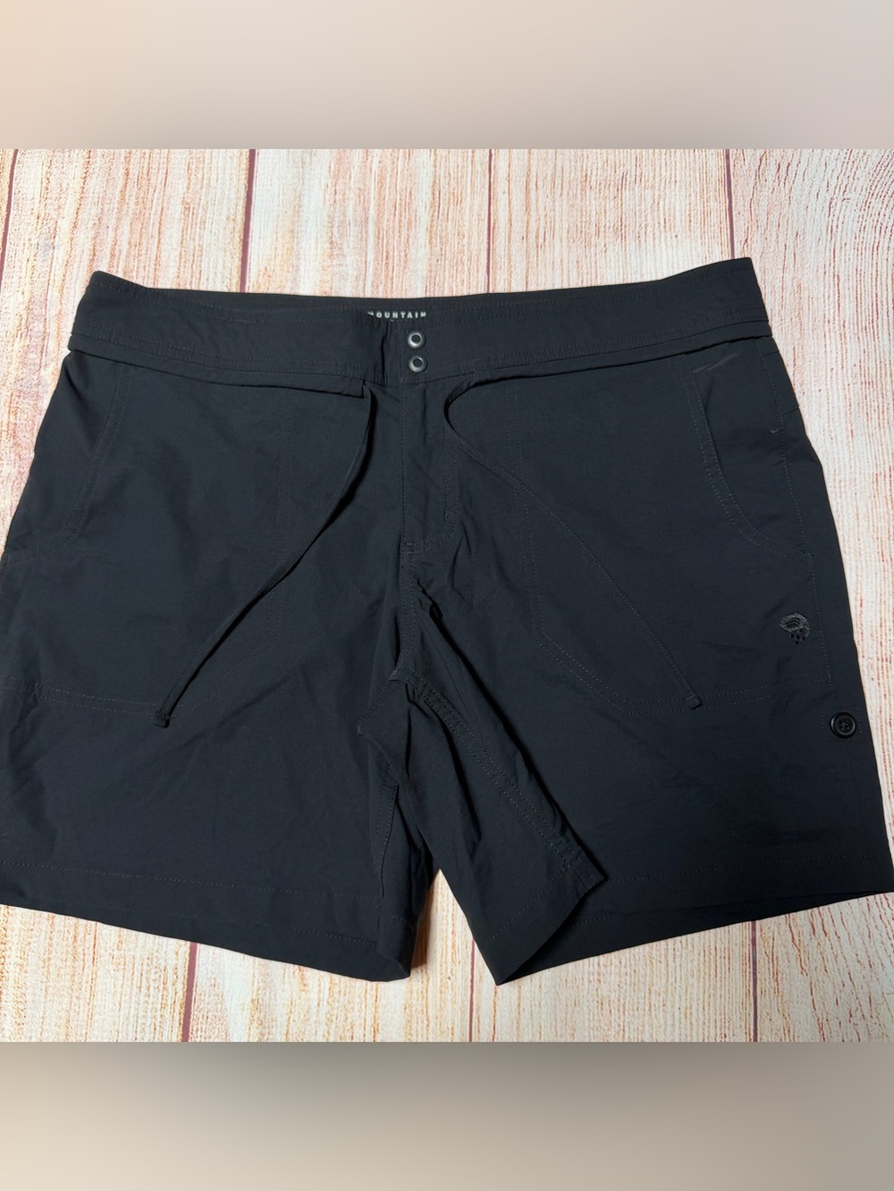 Mountain Hardwear Women's Black Convertible Rollup Shorts 10